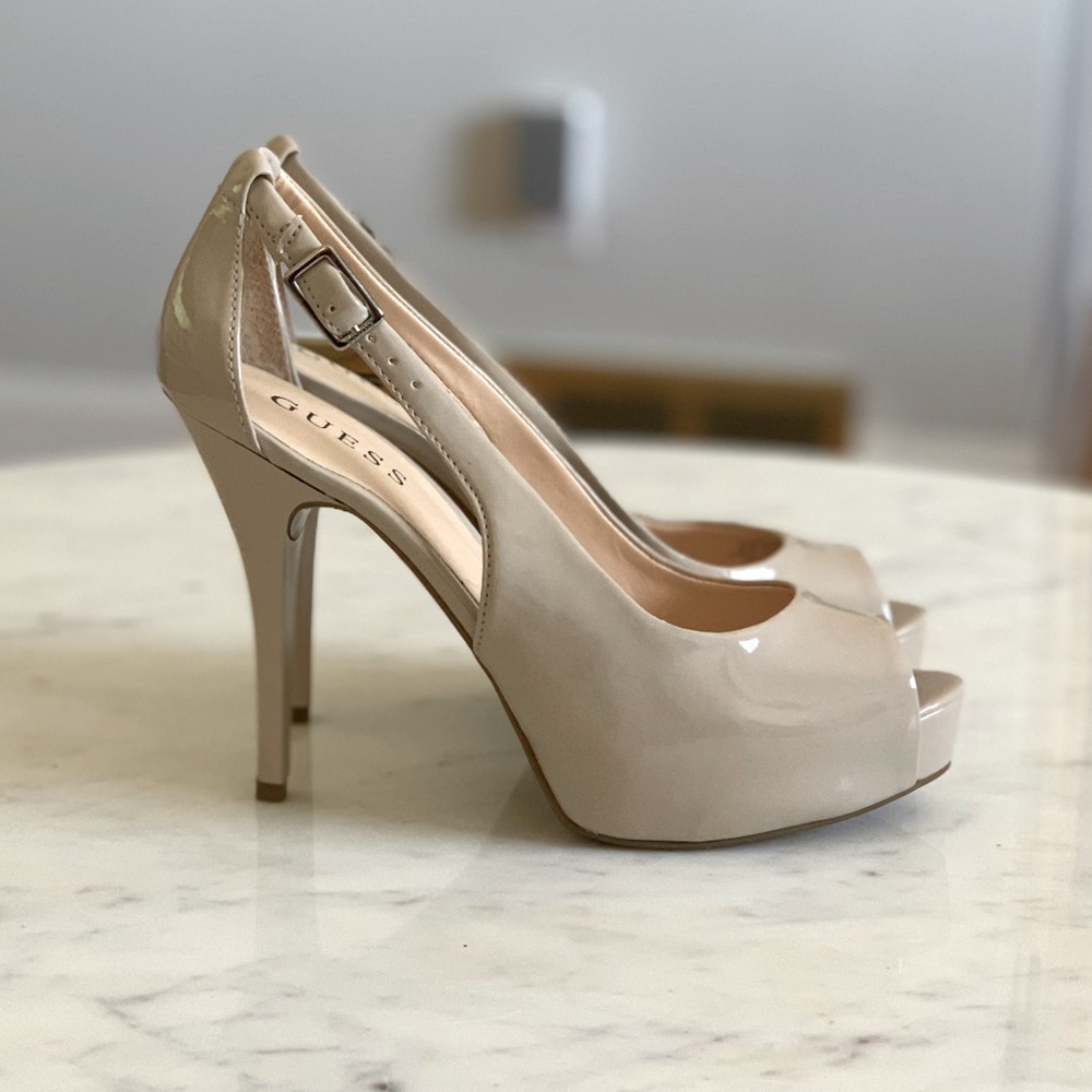 Guess Cutout Peep Toe Pumps